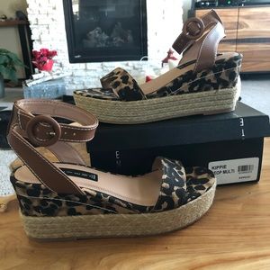 Trendy wedge sandals leopard Steve Madden NWB